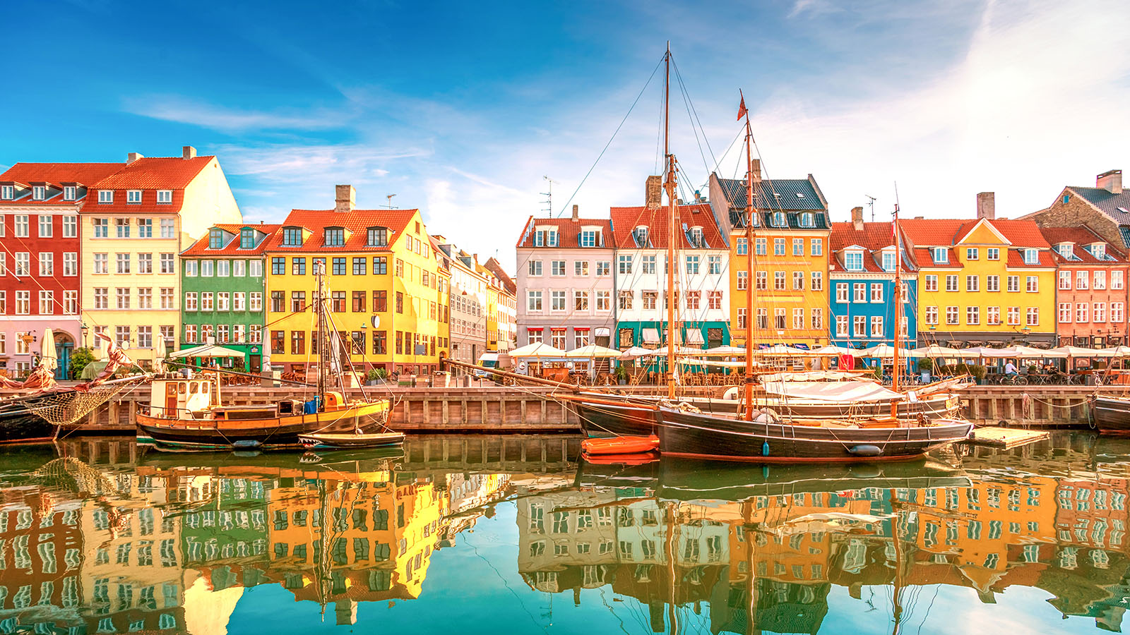 Copenhagen in a Nutshell: City Highlights and Christiansborg